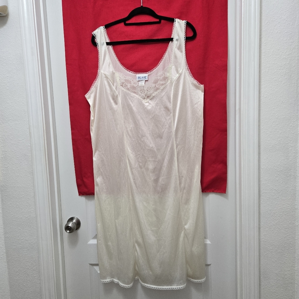 ``D25773 Blair Off White Maxi Slip